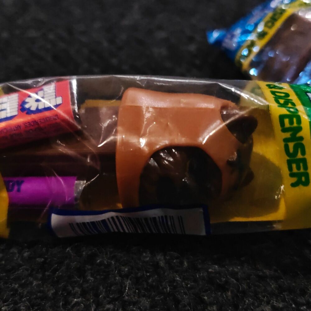 Lot of 18 Star Wars Pez Dispensers Sealed Vtg 90s Boba Fett Leia Netflix Doc NEW - Picture 5 of 16